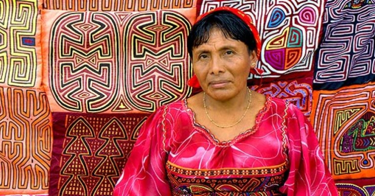 Kuna woman selling molas