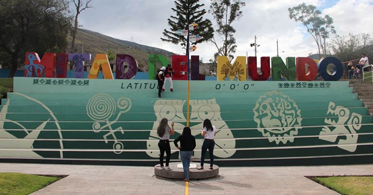 Middle of the World City