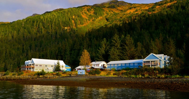 Orca Adventure Lodge