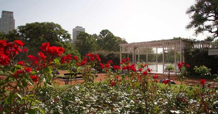 Rosedal de Buenos Aires is just one of the fascinating cemetary of Buenos Aires