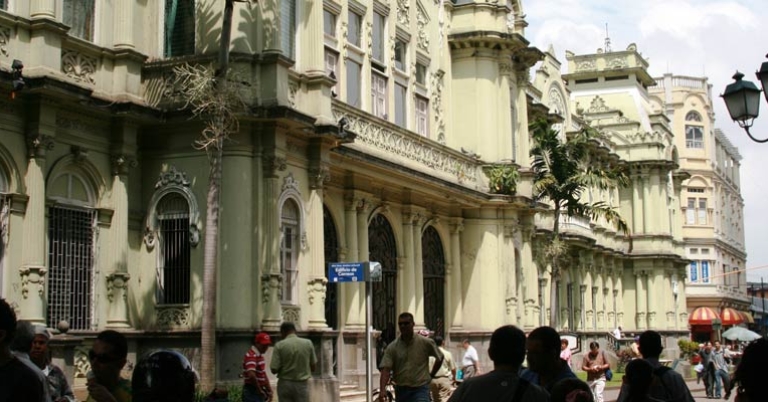 The bustling capital city of San José is located in Costa Rica’s Central Valley