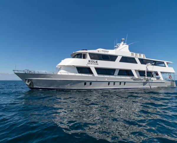 Exterior shot of M/Y Köln on the water in the Galápagos Islands